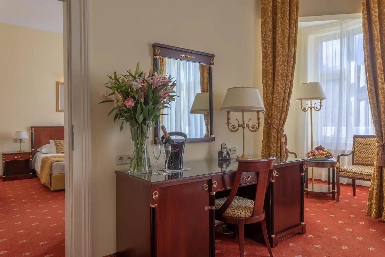 Savoy Westend Hotel Κάρλοβι Βάρι